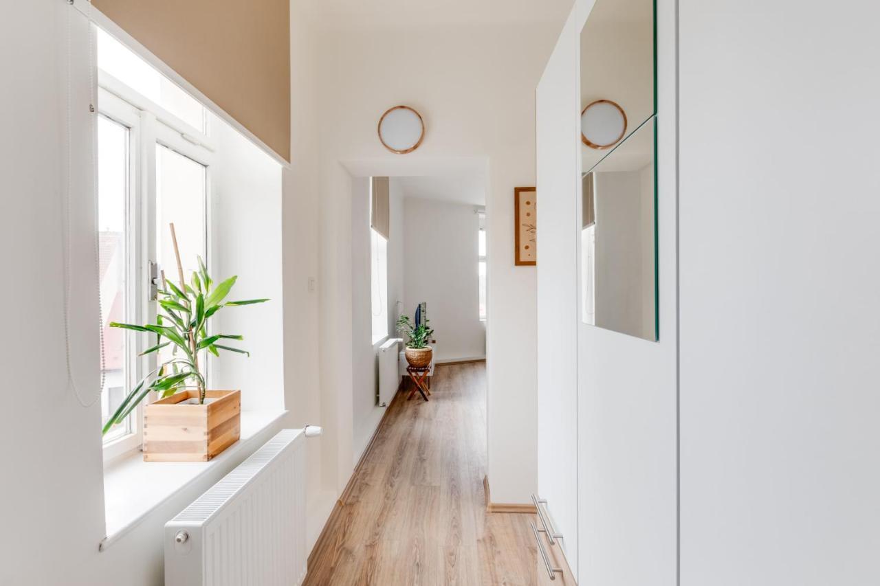 Modern, Bright And Spacious Apartment Praha Bagian luar foto